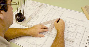 kelly looking at plans